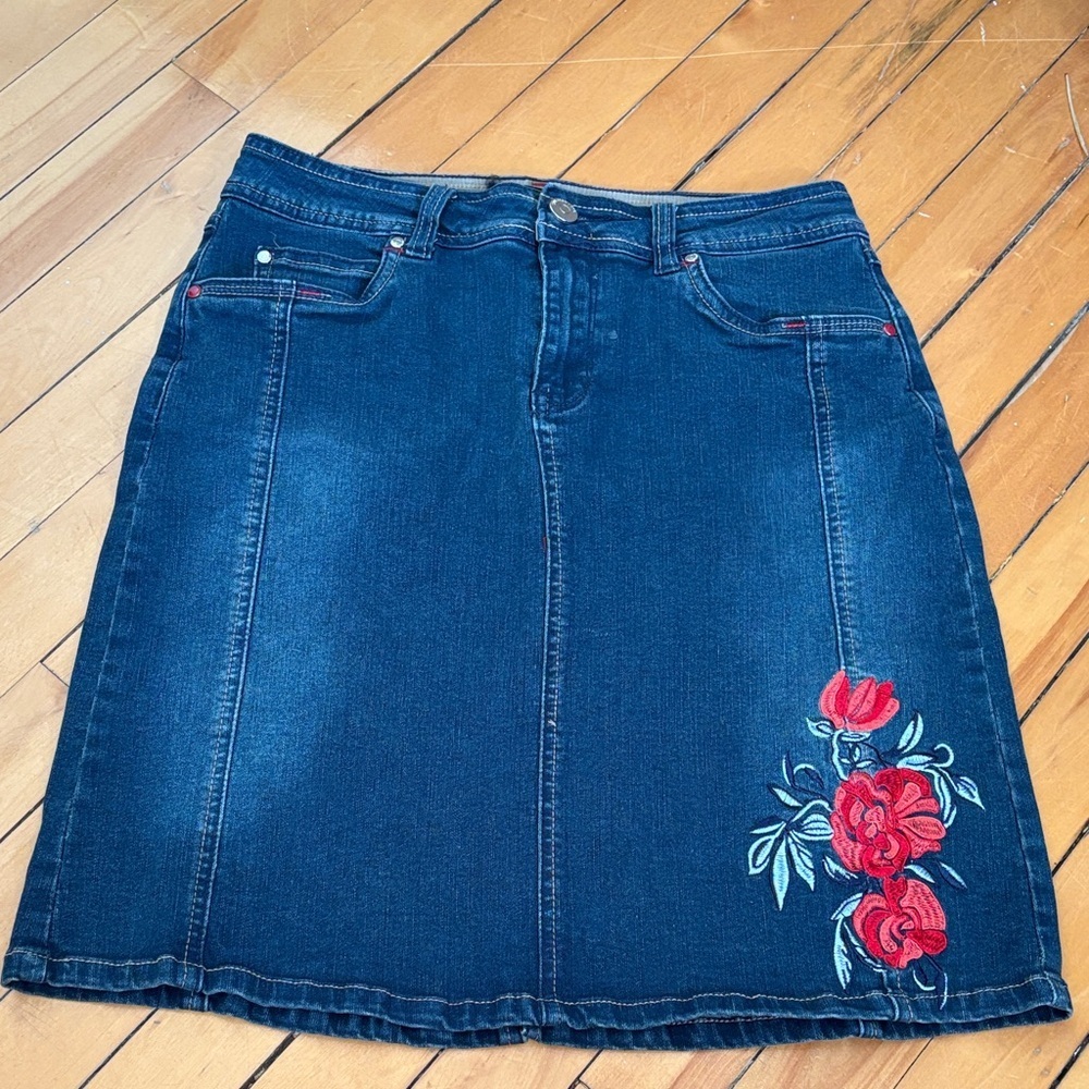 Y2K Embroidered Denim Midi Skirt with Red Floral Design Vintage